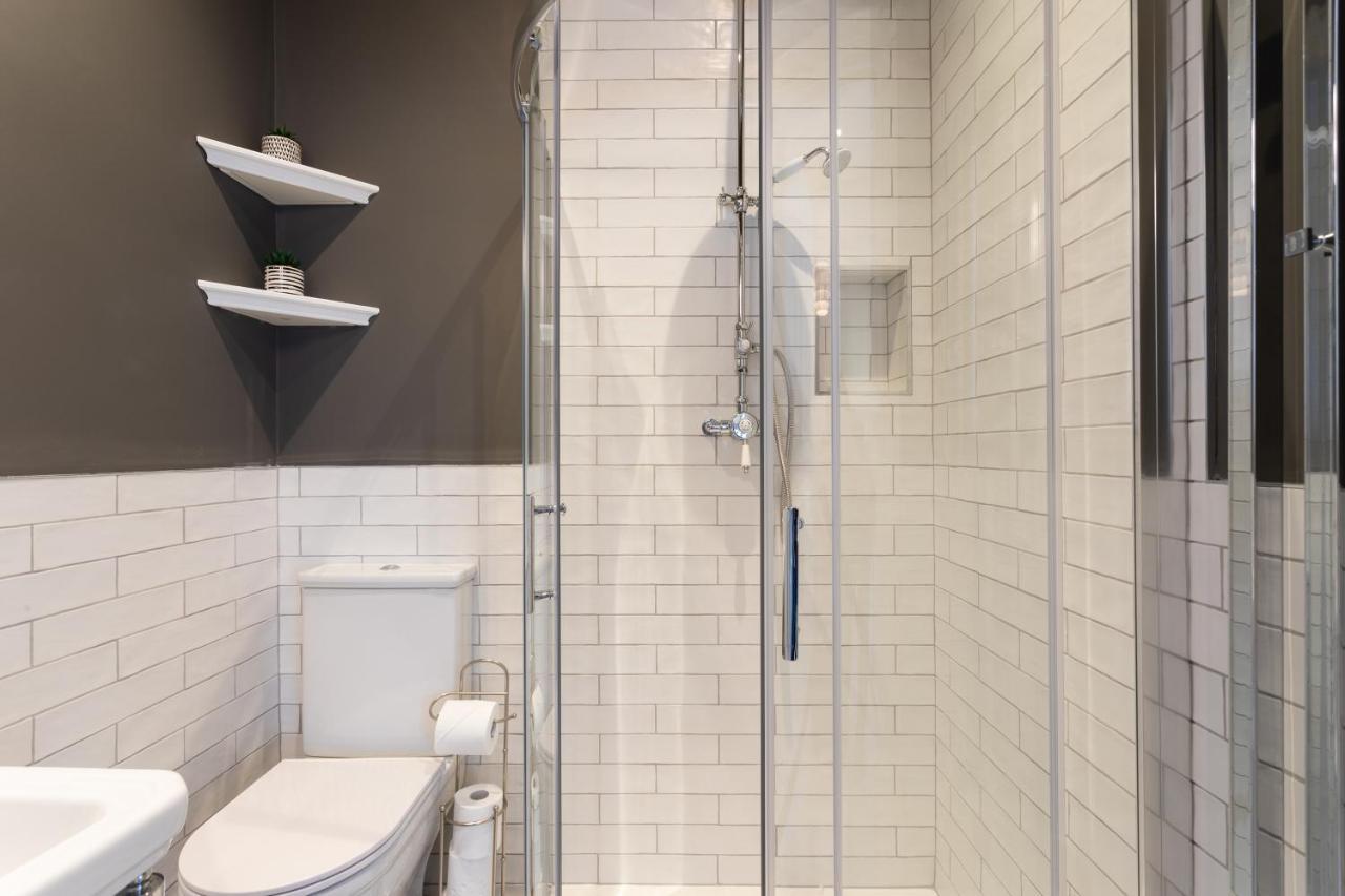 Number 31 Boutique Townhouse Otel Galway Dış mekan fotoğraf